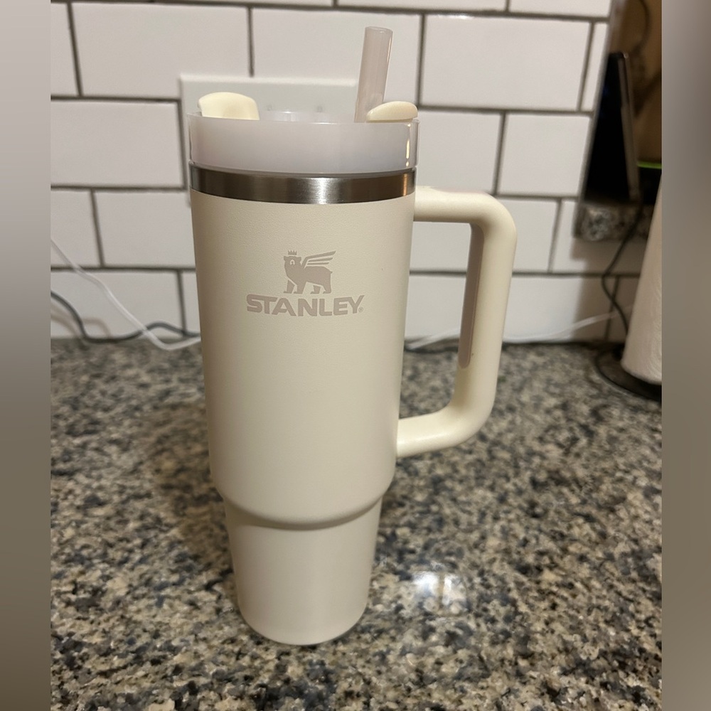 Stanley Quencher H2.0 Flowstate Stainless Steel Tumbler with Lid and Straw